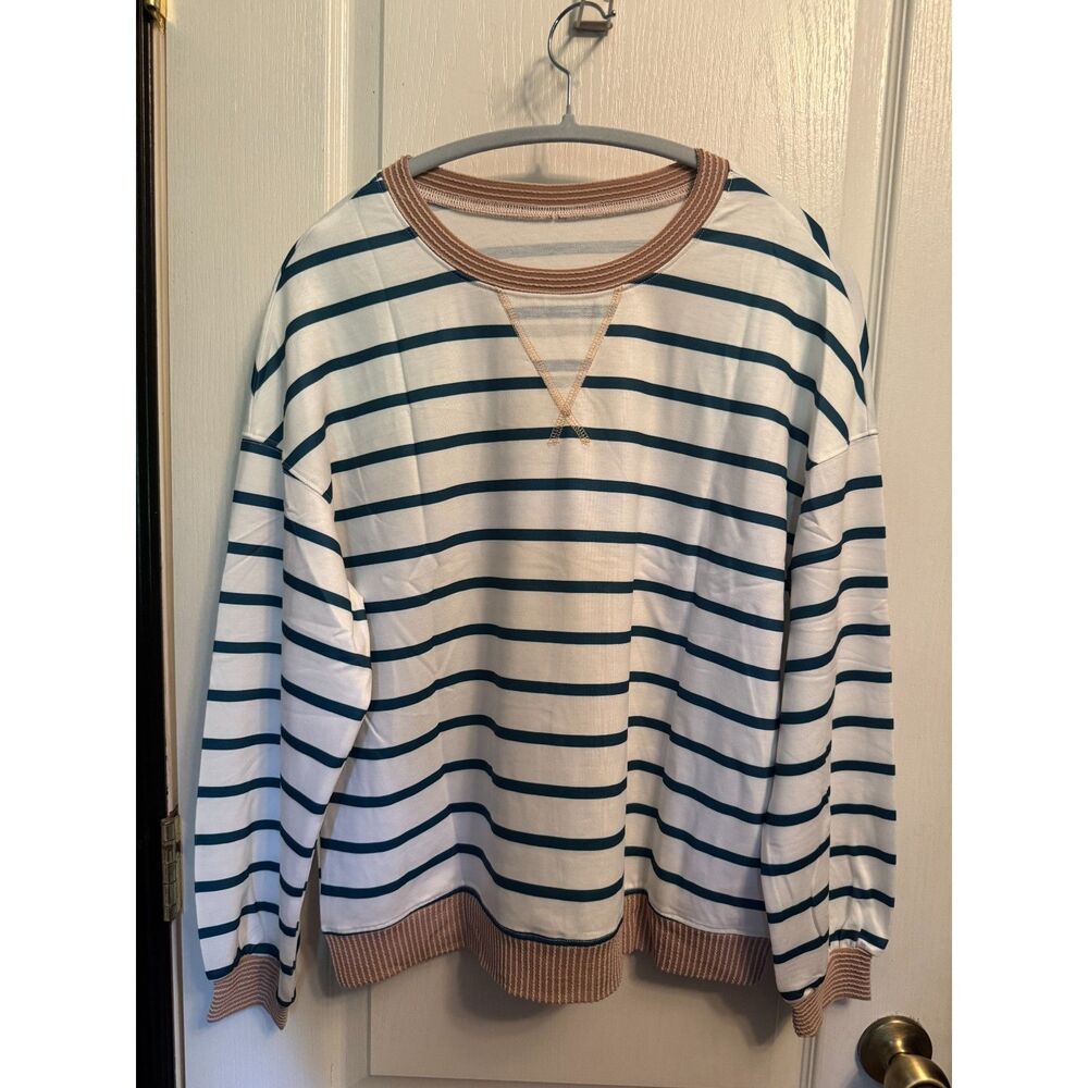 Long-sleeve light sweatshirt